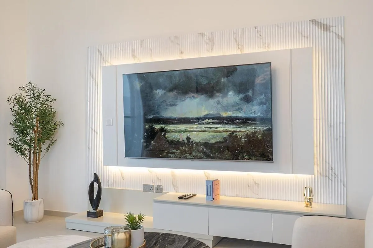 Lux 3 Bedroom & Maidroom Burj & Fountain View 1Gbps Wifi Dubai